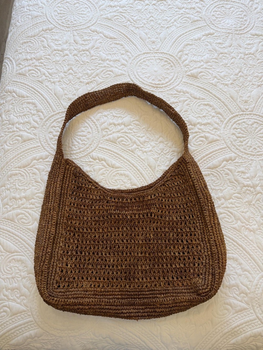 Aritzia raffia beach bag in dark brown🤎